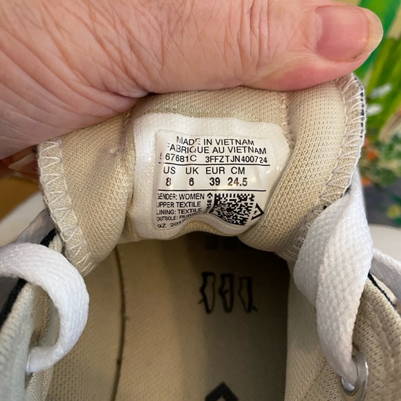 Converse Lug Sole Sneakers, Color Black, White,Women's Size 8 - Picture 9 of 12